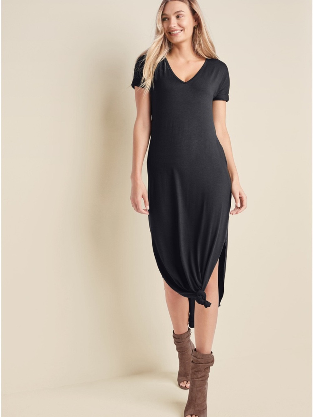 Venus V-Neck Short Sleeve Black Maxi Dress